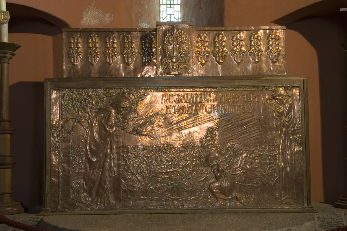 Brithdir altar