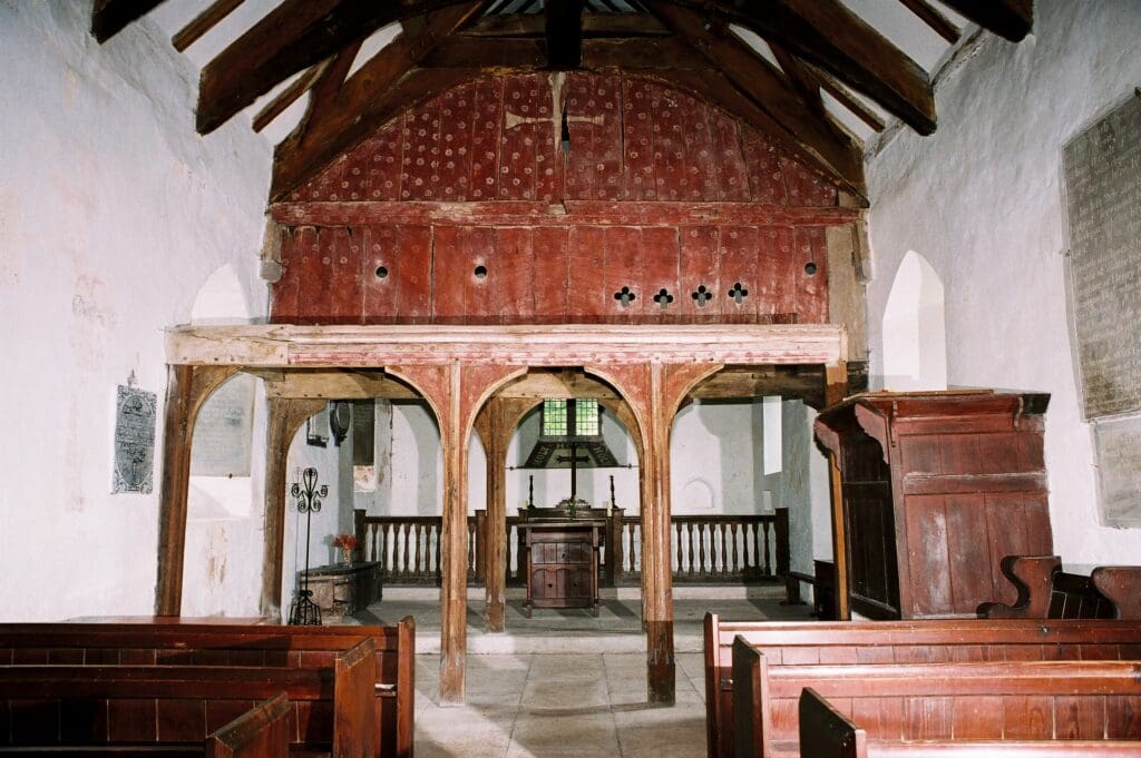 St Ellyw's church, Llanelieu